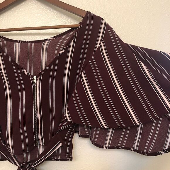 Charlotte Russe burgundy striped crop top blouse back zipper ruffled sleeve L - Picture 3 of 14